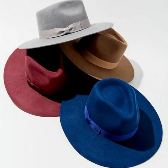 flat felt hat